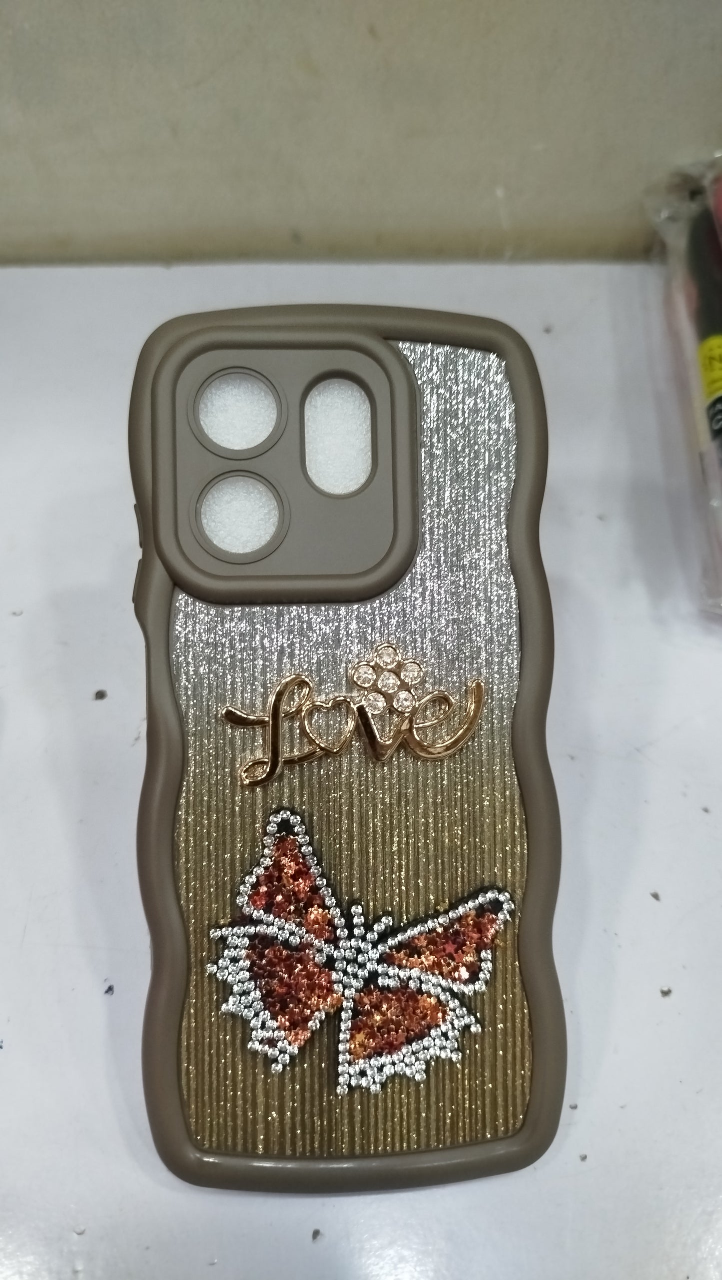 🦋 Butterfly Love Glitter Mobile Case - ✨ Elegant Design. Strong Protection. Perfect for Girls.